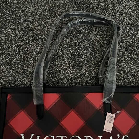 🛍NWT 🛍Victoria’s Secret Red and Black bag 🛍 - Picture 3 of 4